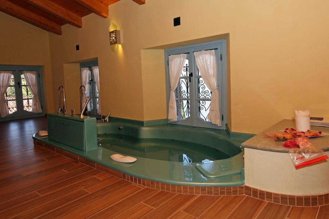 Palazzo Del Vicere Aparthotel Lezzeno Kültér fotó