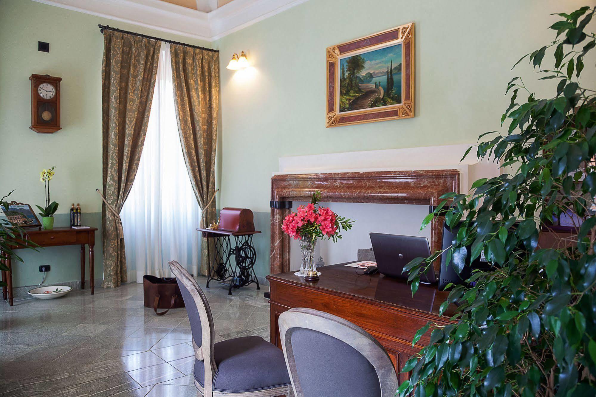 Palazzo Del Vicere Aparthotel Lezzeno Kültér fotó