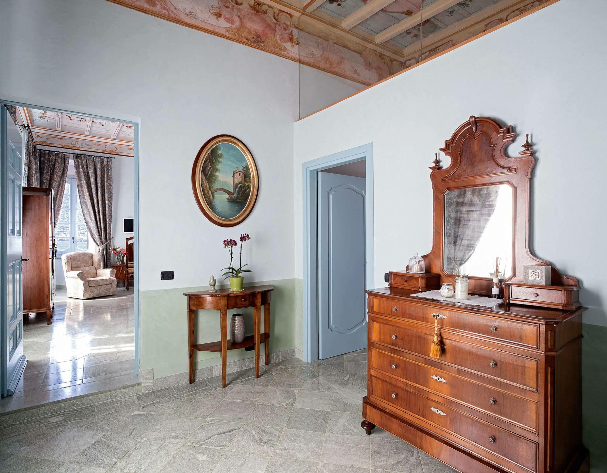 Palazzo Del Vicere Aparthotel Lezzeno Kültér fotó