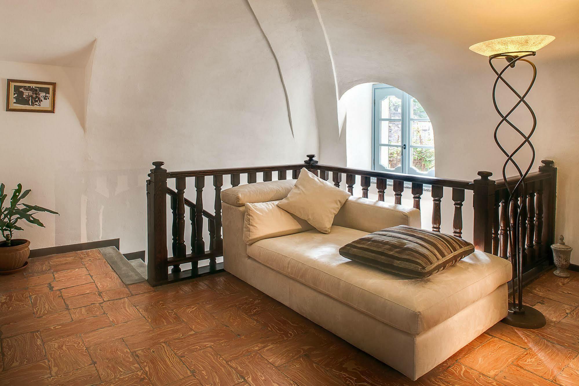 Palazzo Del Vicere Aparthotel Lezzeno Kültér fotó