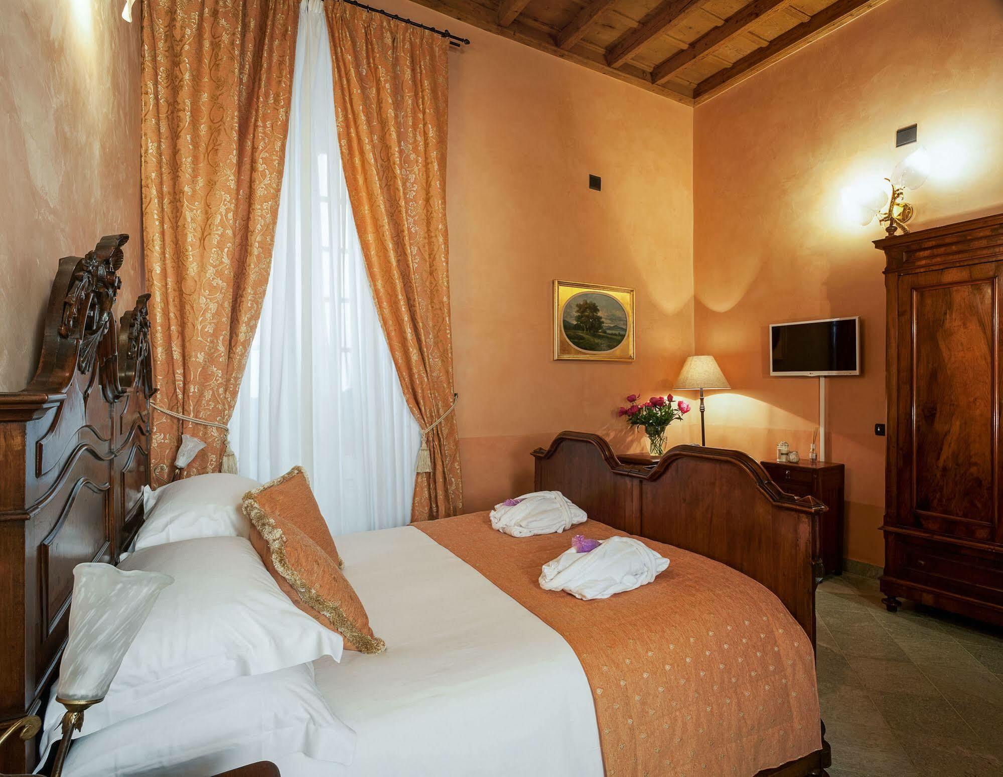 Palazzo Del Vicere Aparthotel Lezzeno Kültér fotó